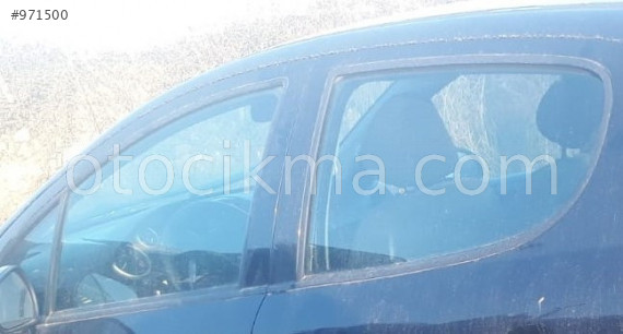 2009 model peugeot 207 1.4 çıkma sol takım kapı camı
