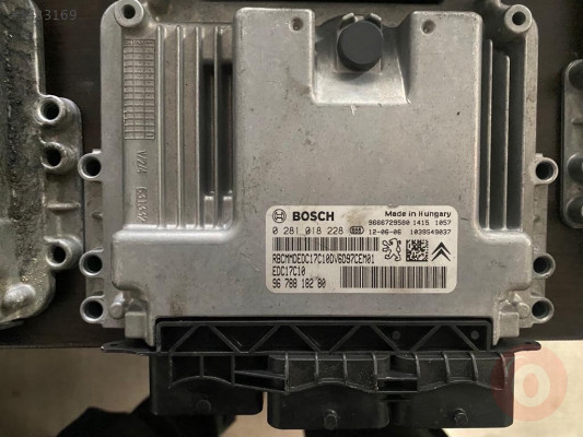 Citroen Berlingo çıkma motor beyni 0281018228