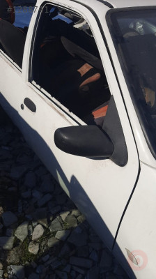 ford fiesta çıkma sağ ön kapı