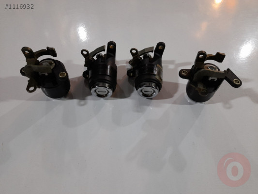 AUDİ 100 91-1996 BAGAJ AÇMA BUTONU ORJİNAL SIFIR ANAHTARSIZ