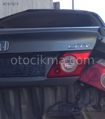 2006 HONDA CİTY ÇIKMA SAĞ ARKA SİNYAL LAMBASI MEVCUTTUR.