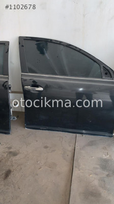 2004/8 TOYOTA AVENSİS HATSIZ ORJİNAL ÇIKMA SAĞ ÖN KAPI