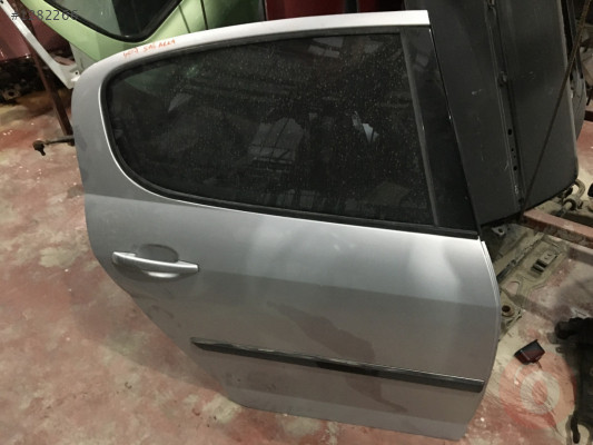 Peugeot 407 sağ arka kapı çıkma orjinal