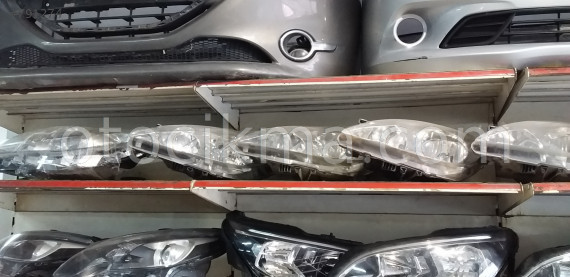 Peugeot  307 sağ far
