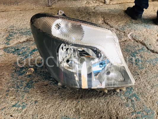 Mercedes sprintır sag ön far