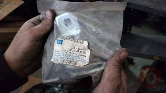 VECTRA C SAĞ ARKA KAPI ALT MENTEŞE