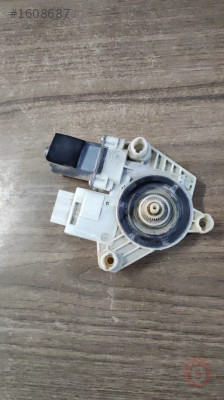5Q4 959 812 GOLF 7 ARKA SAĞ CAM MOTORU