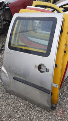 fiat doblo çıkma sağ sürgü kapı ufak hasarlı