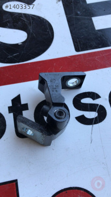 8X0831403E audi a3 sportback 19 sol arka kapı alt menteşesi