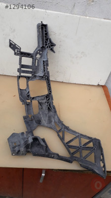 Mercedes W204 ön tampon sağ braket