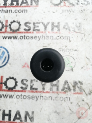1K0881920F seat leon 2010 ön koltuk başlığı yuvası
