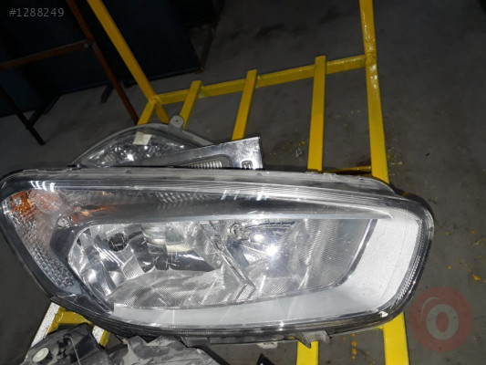 2015 ford courier  sağ far 400 tl