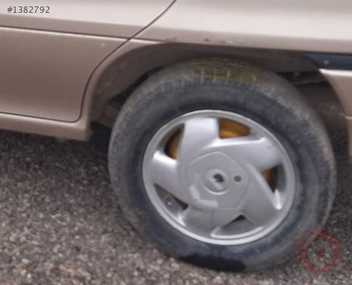 1998 opel astra f station 1.4 8v çıkma sol arka jant lastik