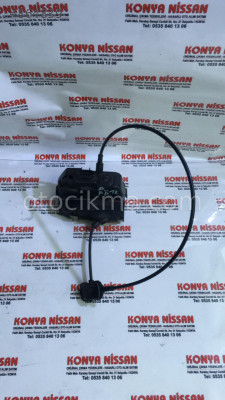 NİSSAN PRİMERA P12 SAĞ KAPI KİLİDİ
