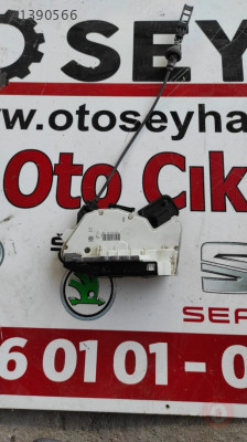 5K4839015Q vw golf 7 sol arka kapı kilidi