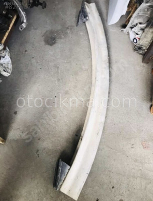 Porsche arka tampon demiri