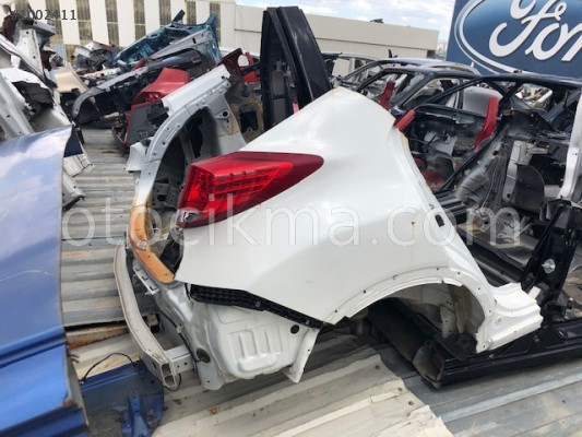 HONDA CİVİC HB KOMPLE ARKA KESME CEYREK PANEL HAVUZ BAGAJ