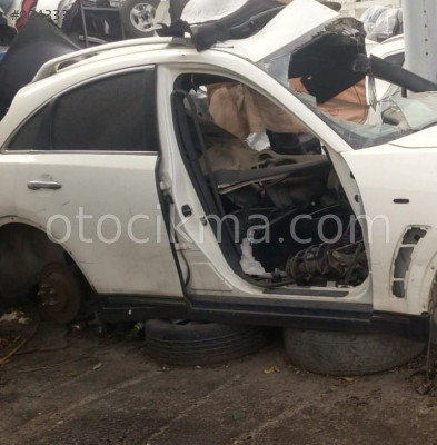 INFINITI FX30D ORİJİNAL SAĞ YAN PANEL.