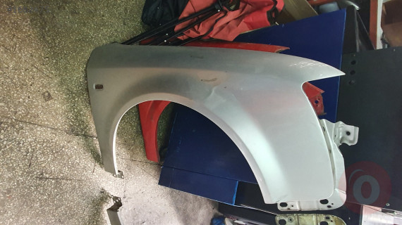 AUDİ A4 SAG SOL CAMURLUK 01.04
