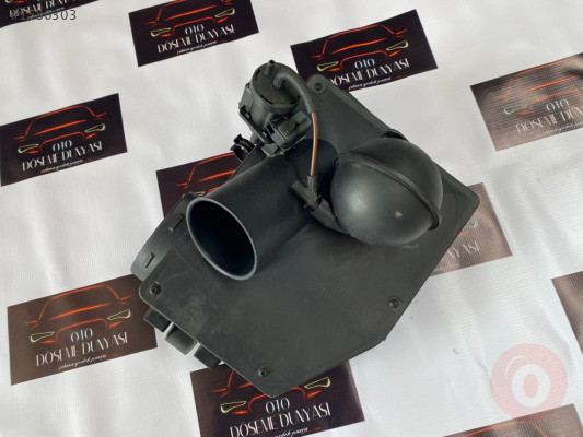 Merdeces ML 270 Hava Filtre Kutusu A1635000016