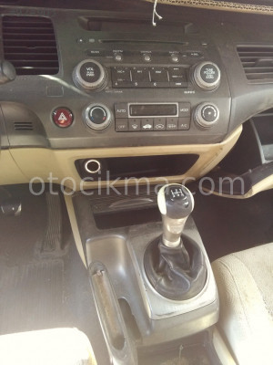 2007 HONDA CİVİC 1.6 ORİJİNAL VİTES KONSOLU.