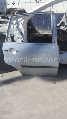 Ford fiesta 2004 sağ arka kapi