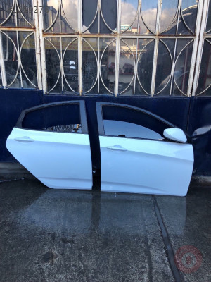 Hyundai blue sag ön arka kapı
