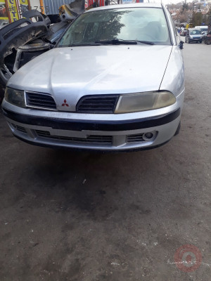 Mitsubishi karisma komple ön