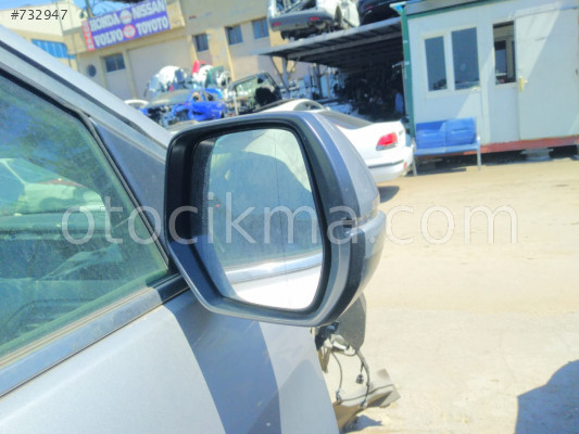 2015 model honda crv 1.6 çıkma sağ dikiz aynası.