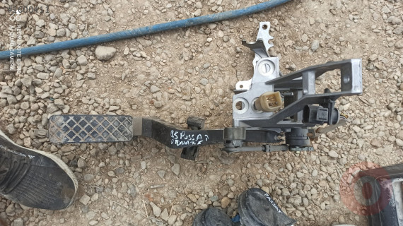 B5 passat gaz pedalı