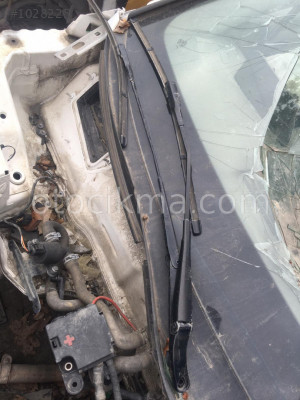Audi A4 B8 silecek kolları hatasız orjinal çıkma