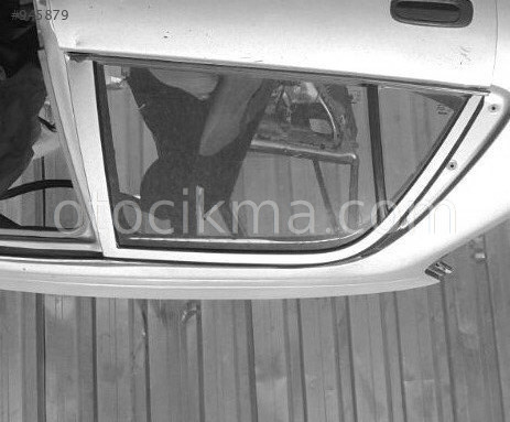 SAĞ ARKA KAPI CAMI ORİJİNAL 1999 COROLLA .