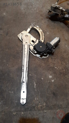 ford v184 çıkma sol ön cam krikosu