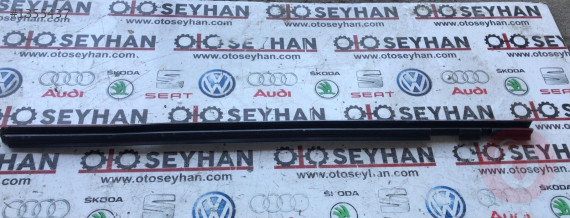 1K6839471 vw golf 5 sağ arka kapı iç cam sıyırıcı fitil