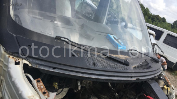 ford transit v184 çıkma cam önü ızgarası