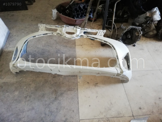 2018 toyota auris ön tampon