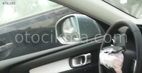 SOL DİKİZ AYNASI HATASIZ  VOLVO XC40 2019.