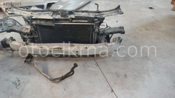 AUDİ A6 C5 ÖN TAMPON DEMİRİ