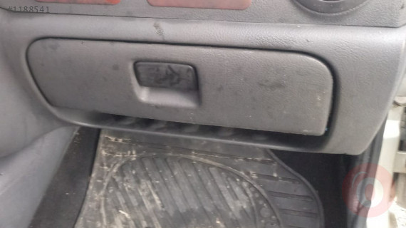 dacia solenza 1.4 mpi çıkma torpido kapağı