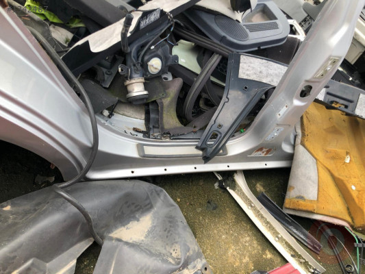 Mercedes W211 Sağ Marşbiyel Hatasız Orjinal Çıkma