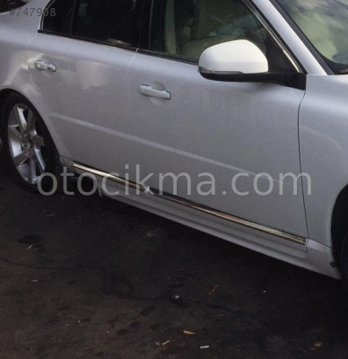 VOLVO S60 ÇIKMA SAĞ YAN PANEL.