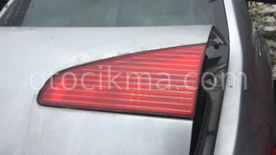 peugeot 607 orjinal çıkma sağ iç stop lambası