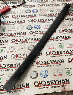 8P4853491A audi a3 sportback sol ön marşbiyel eşik kaplaması