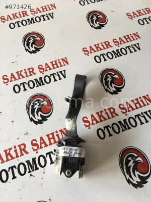 audi a4 emniyet kemeri çıkma