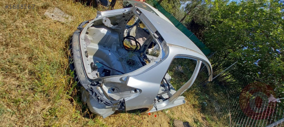 PEUGEOT 207 2011 ORJİNAL HATASIZ  KESME SAĞ ARKA ÇAMURLUK