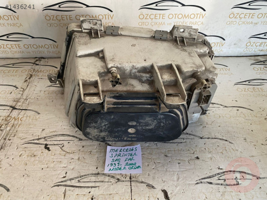 MERCEDES SPRİNTER SAĞ FAR 1995-2000 MODEL ORJİNAL ÇIKMA TEMİ