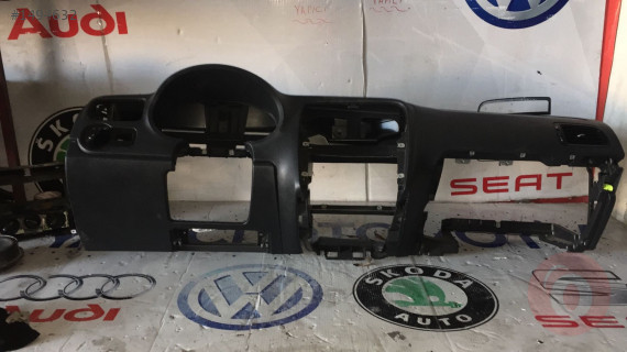 2012 VW POLO HATASIZ ORJİNAL ÇIKMA GÖĞÜS