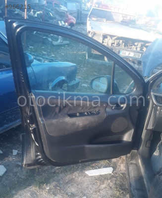 2009 model peugeot 207 1.4 benzinli çıkma sol ön dolu kapı