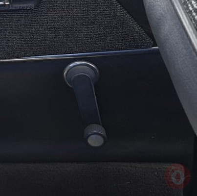 1988 model mazda 323 1.6 çıkma sol arka kapı cam kolu