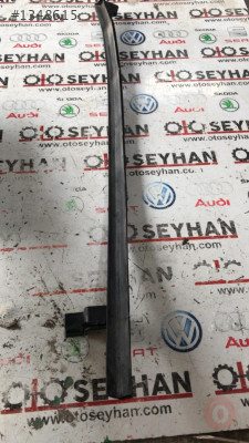 seat leon 2002-06 sağ ön kapı altı toz lastiği